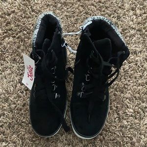 Black Justice Boots NWT